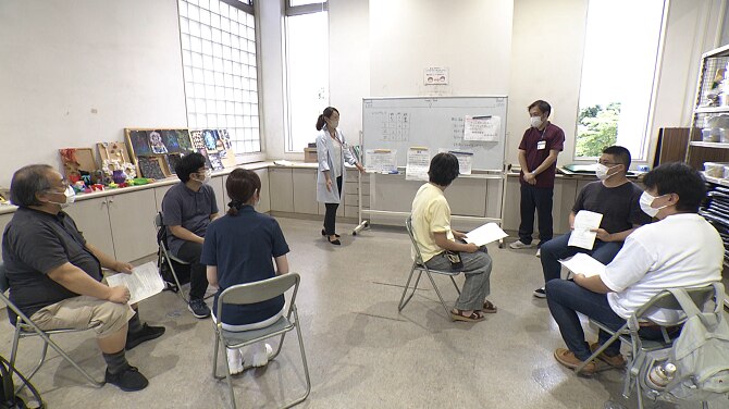 昭和大学烏山病院が行う、ASDの人たちがグループでコミュニケーションのコツを学ぶ場