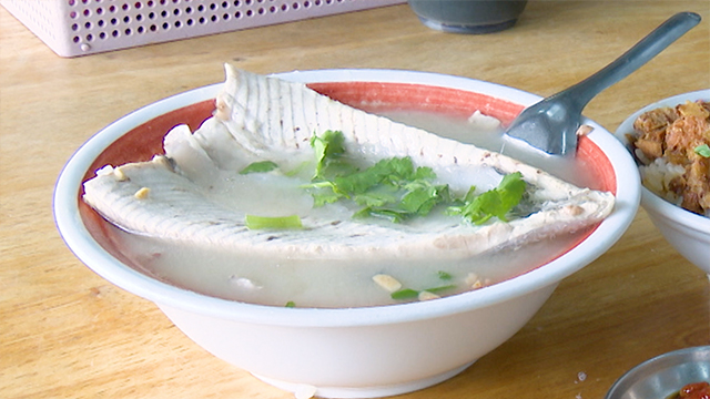 Finally, it’s topped with a whole fillet of boiled milkfish. It's a bowl of milkfish congee packed with umami. 