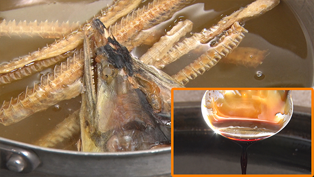 Even the sauce is made with hamo! The head and bones are grilled and simmered with mirin, sake, sugar, and soy sauce. Hamo is rich in umami and makes an excellent dashi. 