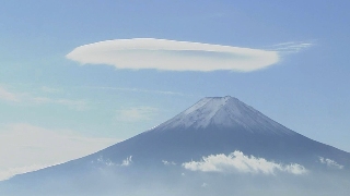 富士山 刻一刻と変わる雲