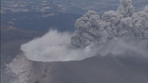 新燃岳噴火　どうなる“火山列島”