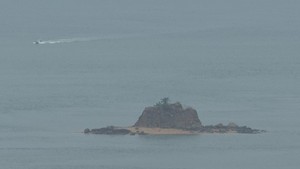 ぽつんとある小さな小さな島