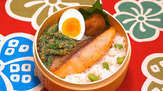 Salt-cured Salmon (Shiozake) Bento