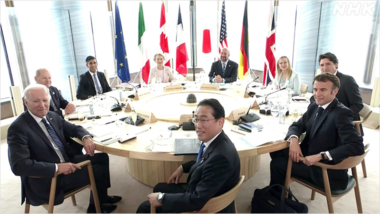 写真：テーブルを囲むＧ７首脳たち