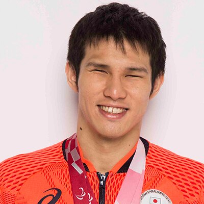 木村敬一選手（競泳男子100mバタフライ視覚障害のクラス 金メダル）
