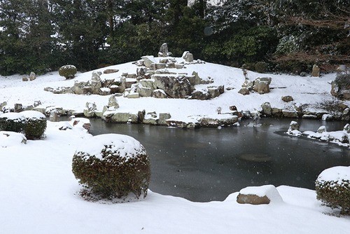 萬福寺雪舟庭園の雪景色